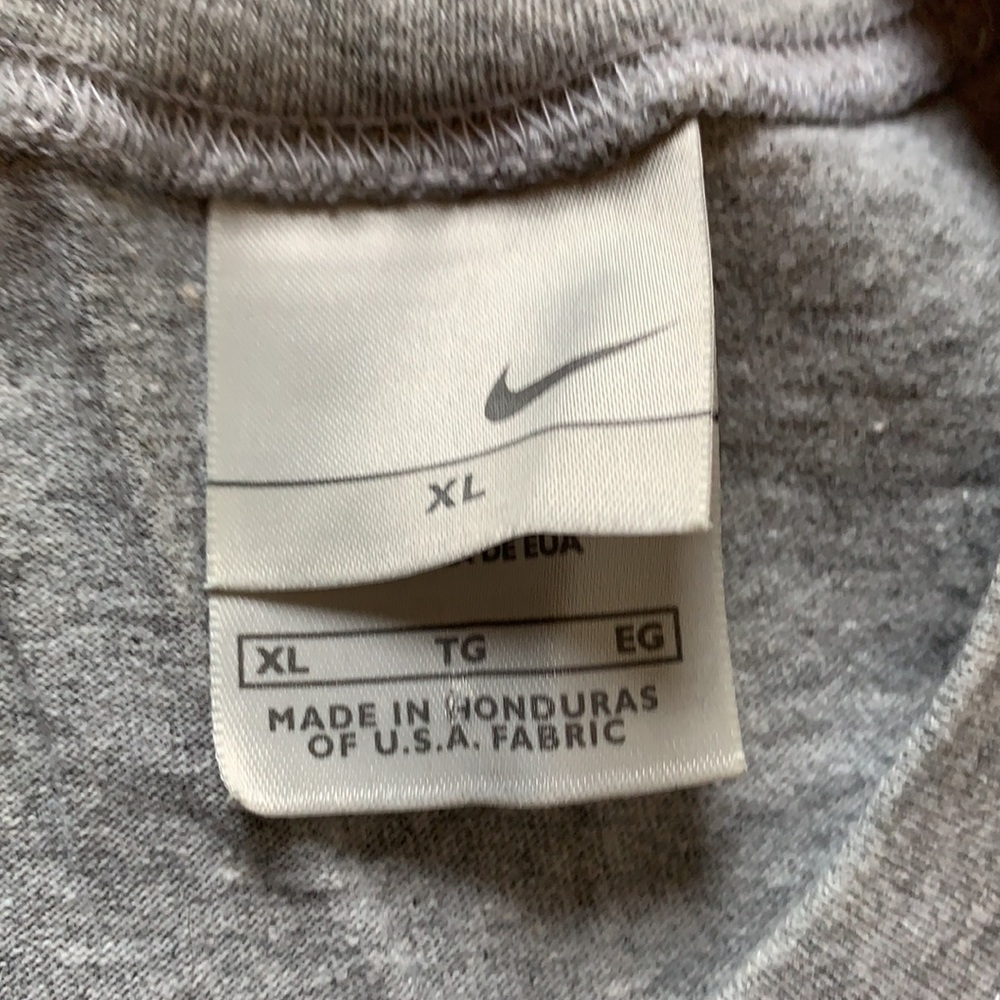 Vintage Nike XL sleeveless shirt. - Picture 4 of 10